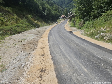 Sanacija poškodovanega cestišča skozi vas Krivčevo (10)